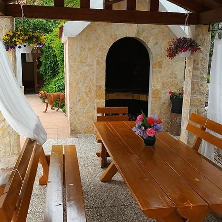 Holiday Home Perunika Zezevica Esterno foto