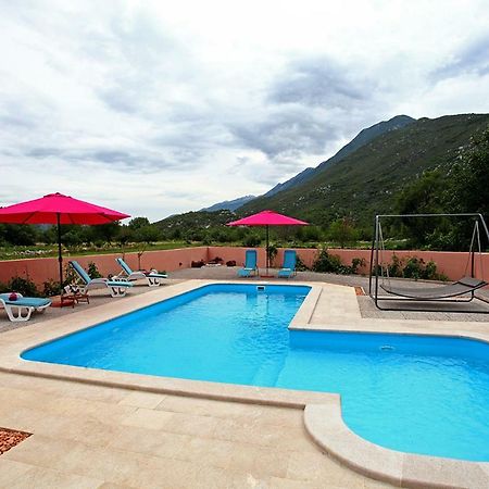 Holiday Home Perunika Zezevica Esterno foto