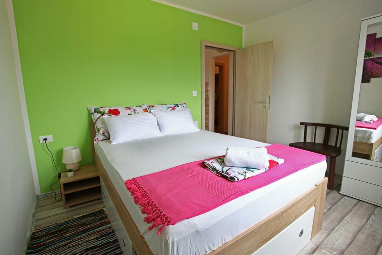 Holiday Home Perunika Zezevica Esterno foto